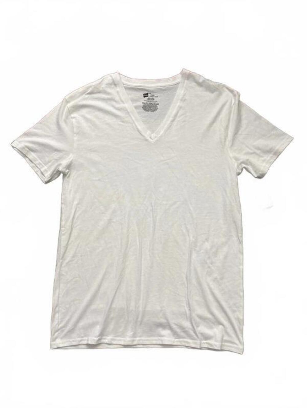 Hanes V-neck tshirt size M